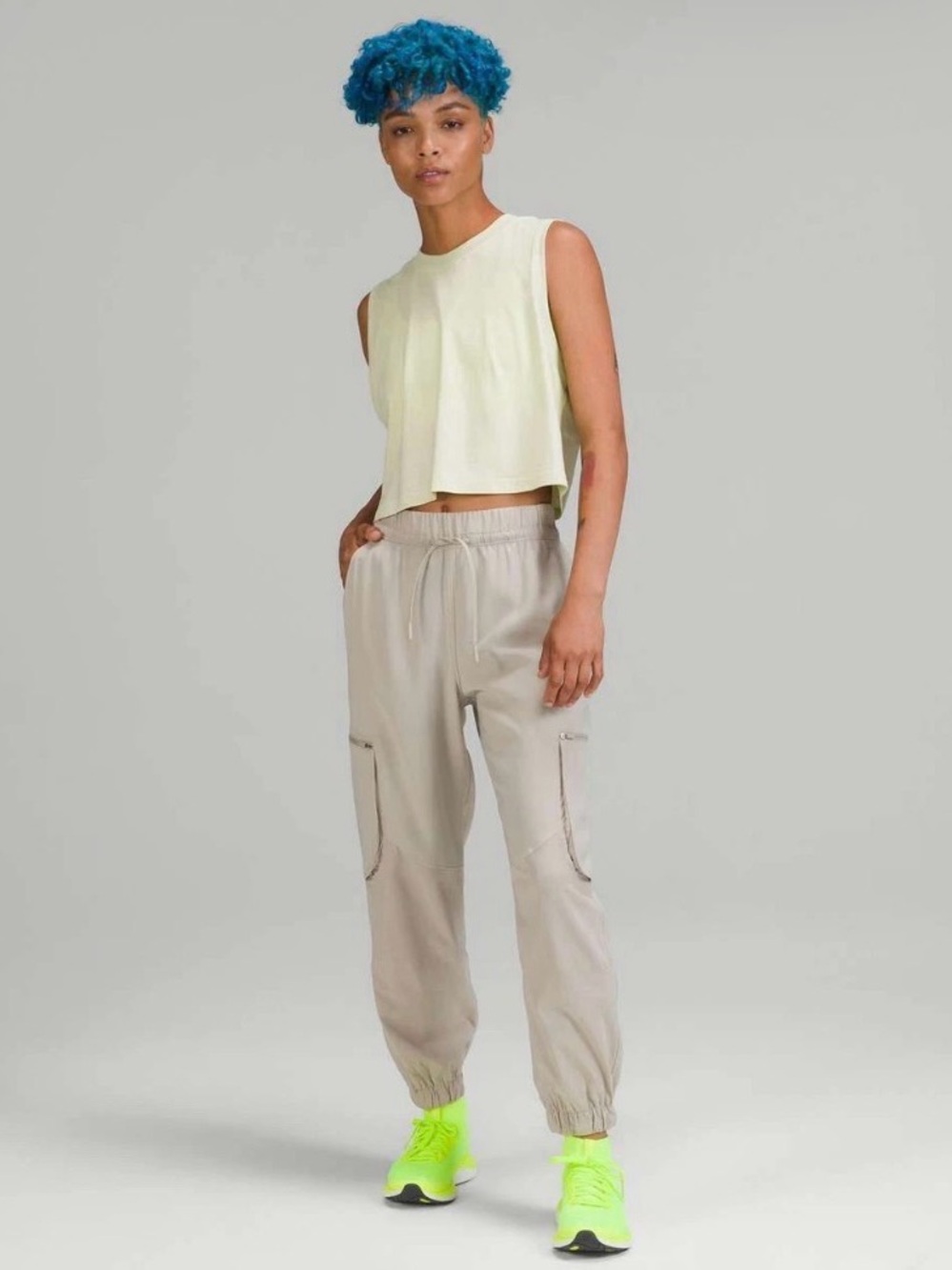 Lululemon Size 12 Relaxed Mid-Rise Cargo Travel Gorpcore Utility Pant in EUC